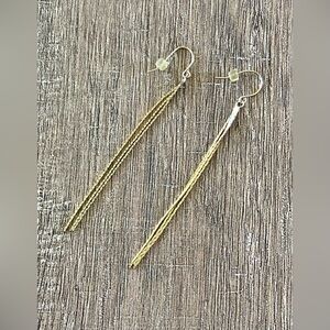 Women’s vintage fashion jewelry metal long tassel earrings, gold color, 90’s y2k